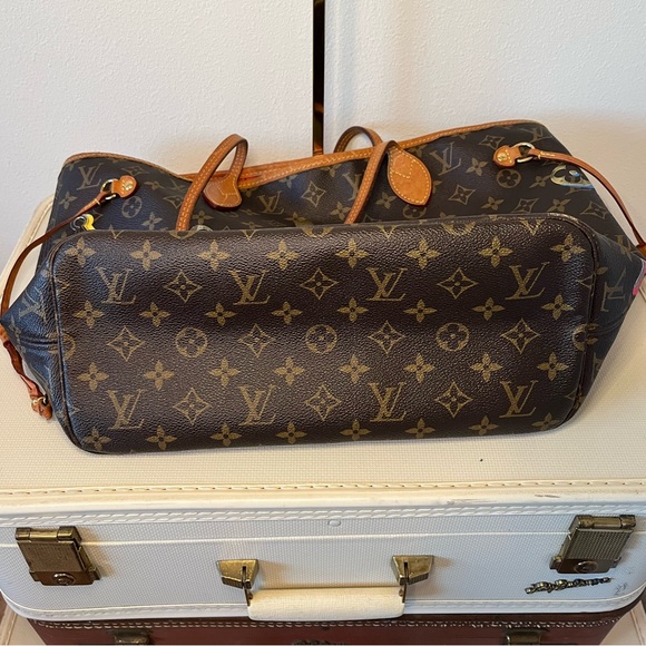 Louis Vuitton Limited Edition Love Lock Monogram Neverfull - Picture 9 of 16